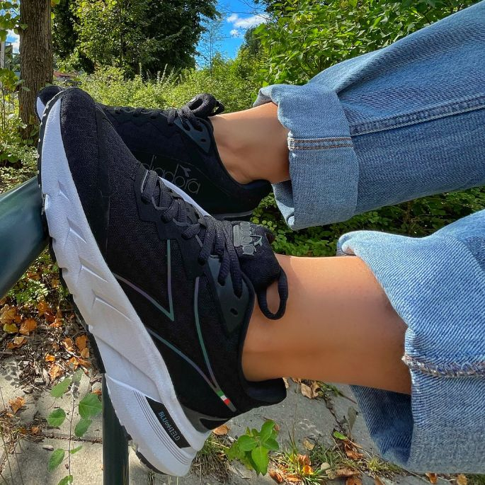Diadora mythos deals blushield hip 2